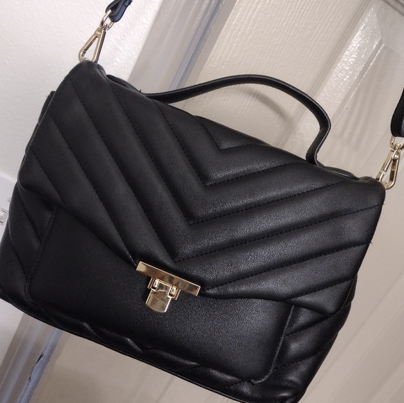 Black Crossbody Handbag - Picture 1 of 4